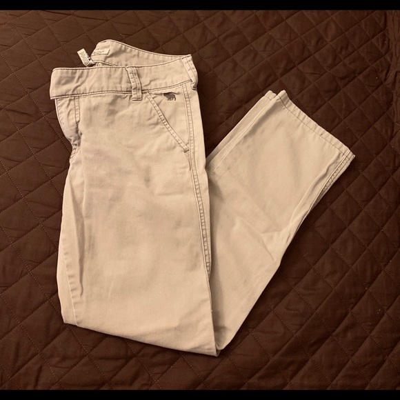 Abercrombie and Fitch Khaki straight relax pants - Picture 3 of 5